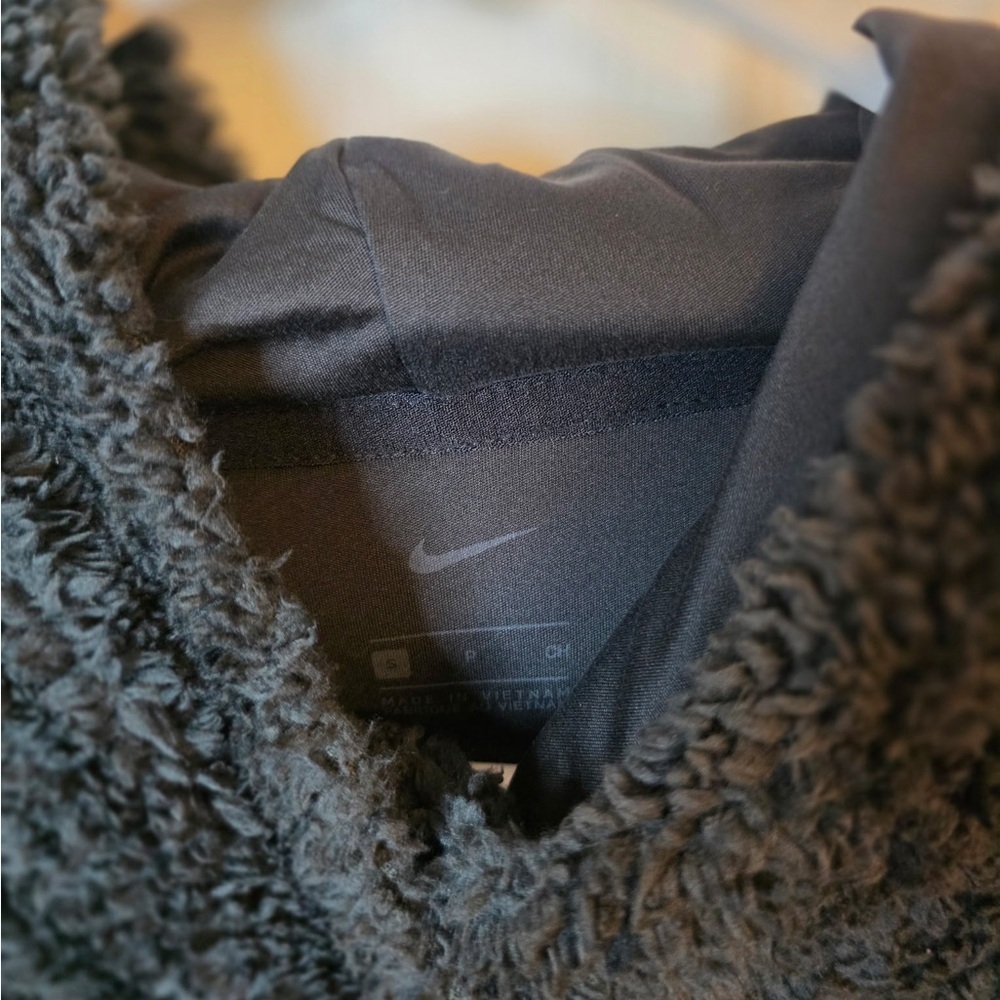 Nike Hoodie Womens Black Sherpa Fleece Training Pullover Fuzzy AR7404 Size Small - Picture 7 of 8